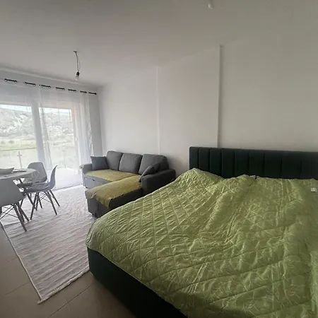 Lulja Apartmán *